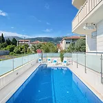 Hotell Riva With Swimming Pool Kaštela