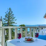 Riva With Swimming Pool Hotell