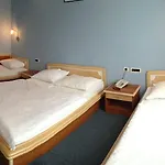 Hotell Riva With Swimming Pool Kaštela