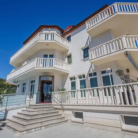 Riva With Swimming Pool 4*