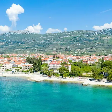 Riva With Swimming Pool 3* Kastela