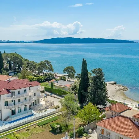 Riva With Swimming Pool Hotel 4*