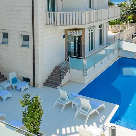 Hotel Riva With Swimming Pool Kastela