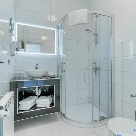 Hotel Riva With Swimming Pool Kaštela