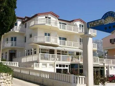 Riva With Swimming Pool Hotel