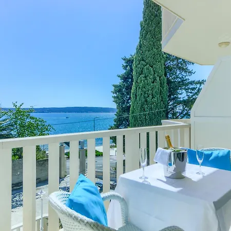 Riva With Swimming Pool 4* Kastela