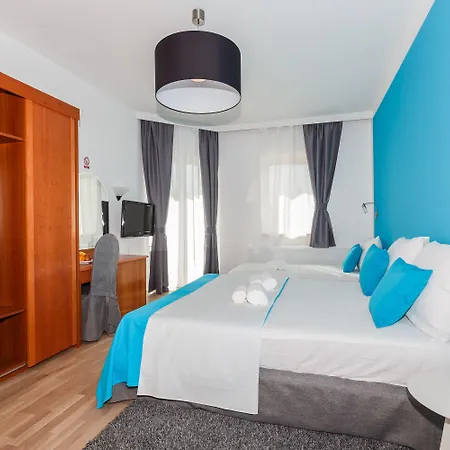 Riva With Swimming Pool Hotel 3*