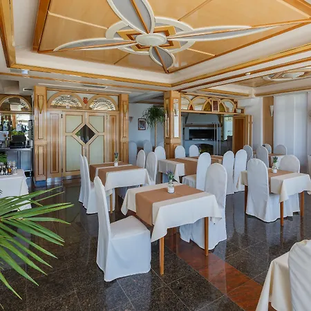 Hotel Riva With Swimming Pool Kastela