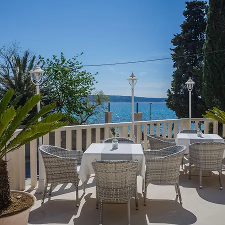 Riva With Swimming Pool