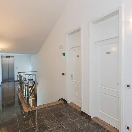 Hotel Riva With Swimming Pool