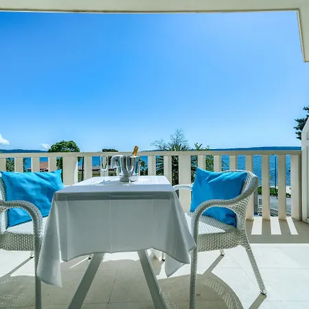 Riva With Swimming Pool Hotel Kaštela