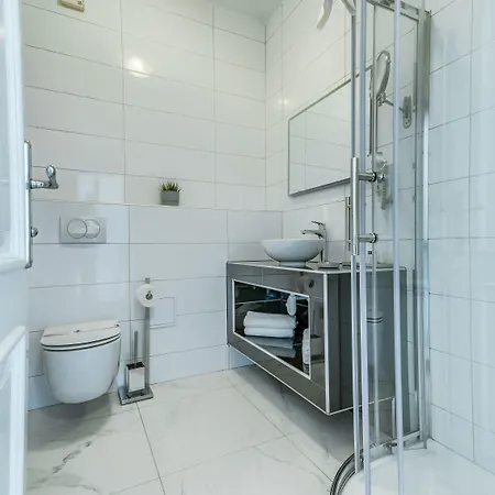 Riva With Swimming Pool