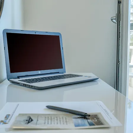 Riva With Swimming Pool Hotel