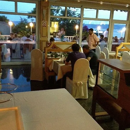 Riva With Swimming Pool 3* Kastela