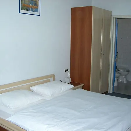 Riva With Swimming Pool Hotel Kastela