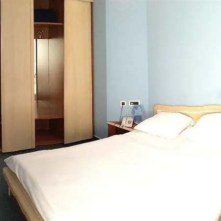 Hotel Riva With Swimming Pool 4*