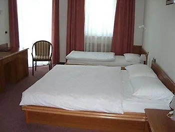 Riva With Swimming Pool Hotel