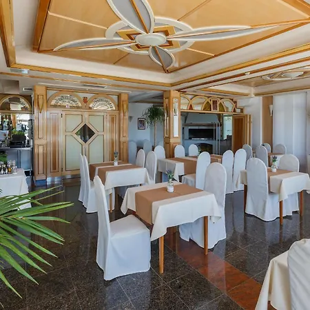 Riva With Swimming Pool 4*