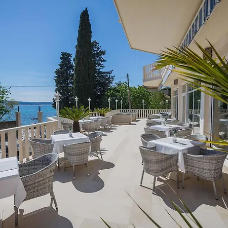 Riva With Swimming Pool 4*