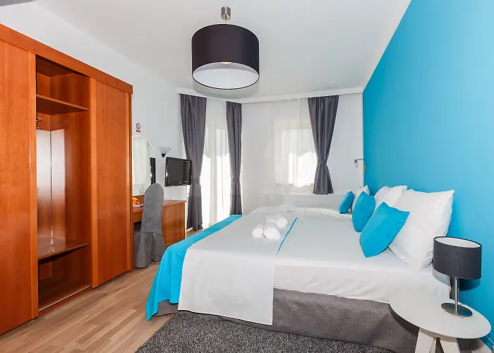 Riva With Swimming Pool ホテル 3*